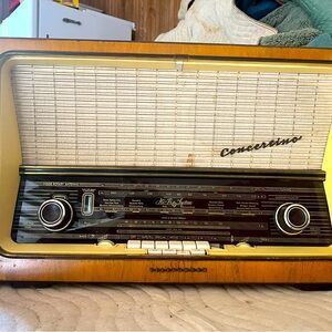 Vintage Telefunken Consertino Radio